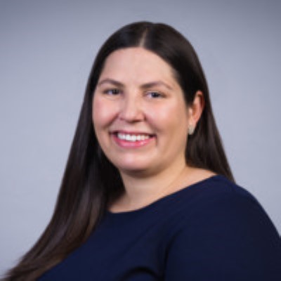 Stephanie's headshot 