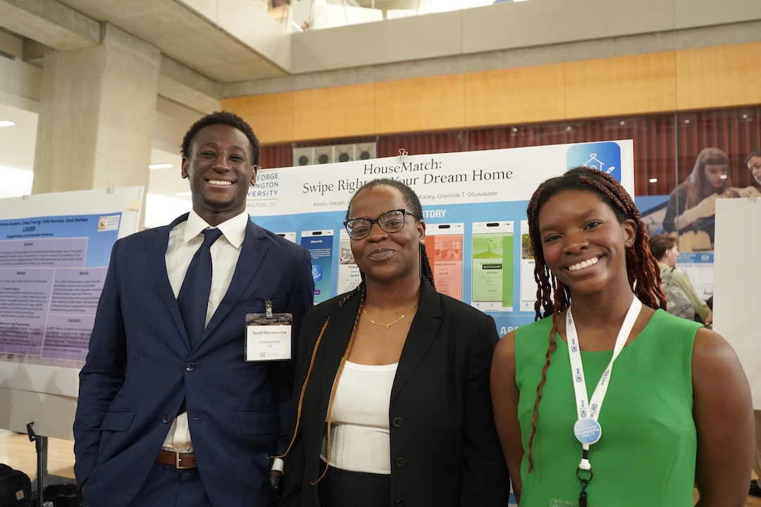 3 Students presenting a senior design Project