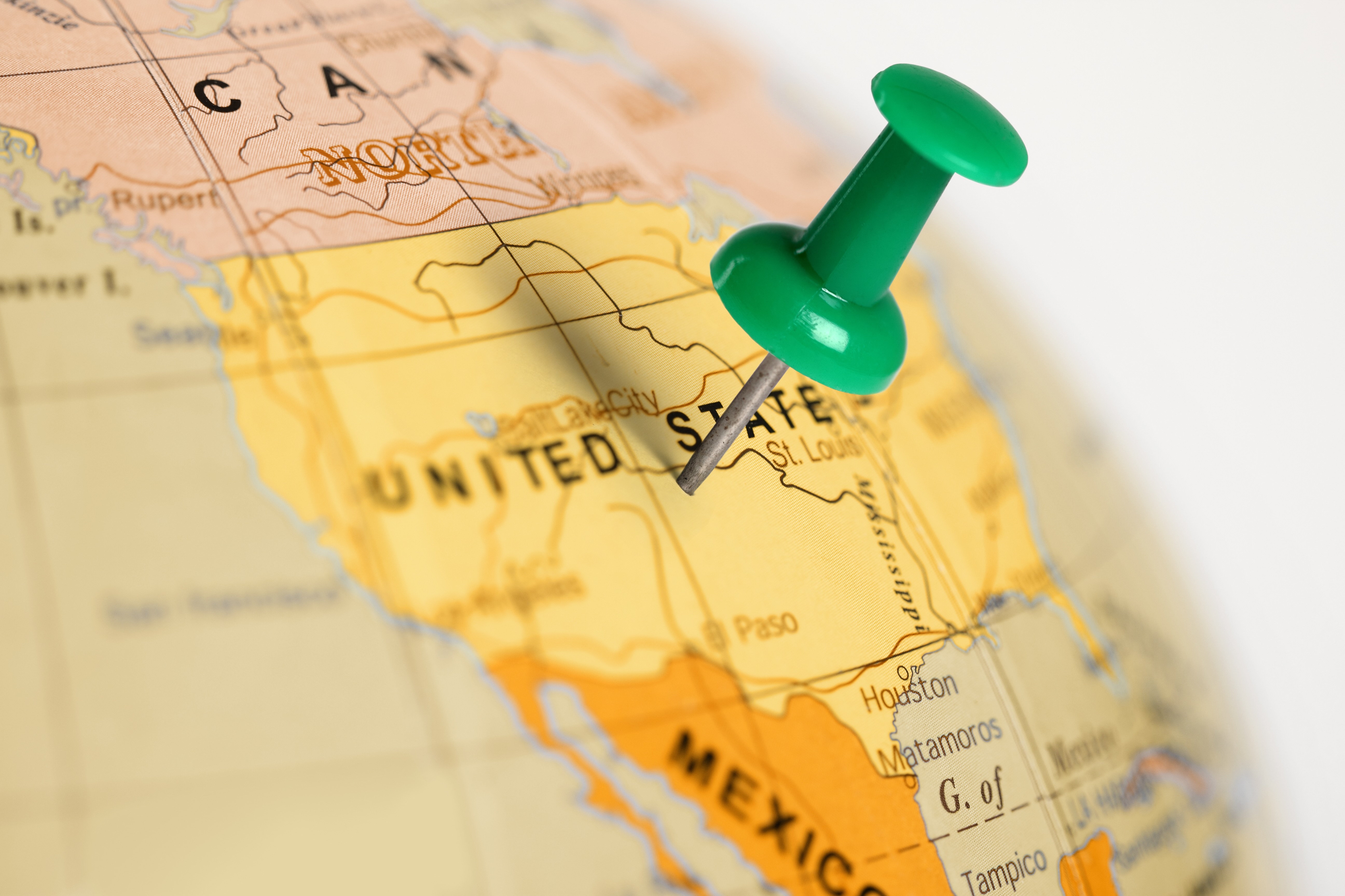 United States map with thumbtack