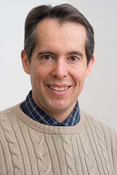 Dr. Santiago Solares