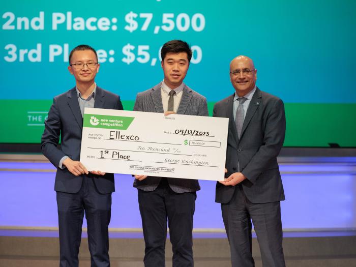 Lingchen Kong, Professor Xitong Li, and Dean Anuj Mehrotra