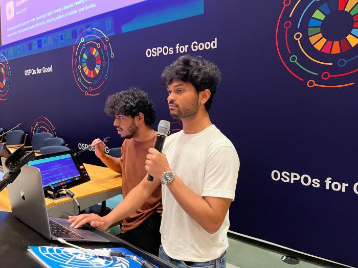 Dhairya Shah and Anket Patil presenting at UN Techover