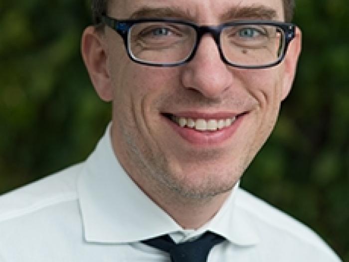 Dr. Robert Pless